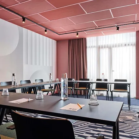 Hotel Tribe Paris 4*